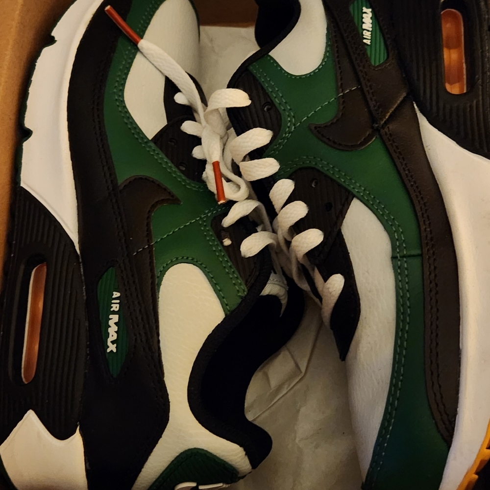 Nike sneakers max